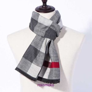 Fashion winter scarves retail for sale 2023 New Men's Checkered Scarf Silk Tassel Shawl Gift Middle and Elderly Neck in Yiwu