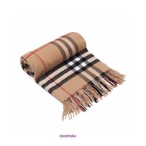 Designer Original Bur Home Winter scarves on sale B Family Classic Plaid Autumn and Brown Fresh Warm Warp Knitted Thick Soft Glutinous Scarf