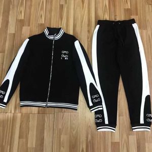 Top Designer Sportswear Lowew Brand Set Luxury broderad jogging bär den senaste högkvalitativa modemån och kvinnors avslappnade kostym Lowewwe