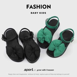 Sandali Sandali estivi da ragazza Puffy Bowknot Trendy Nero Verde Cursori per bambini Suola morbida Flexiable 2636 Open Toe Comode scarpe per bambini J230703