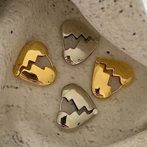 Ear Cuff Hollow Broken Metal Heart Stud Earrings for Women Exaggerated Creative Aesthetic Charm Trend Vintage Fashion Jewelry 230703