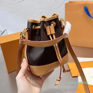 Tasarımcı -Kadın omuz çantası yuvarlak kek paketleri moda çapraz gövde çantaları lif fermuarında tutulan çapraz gövde