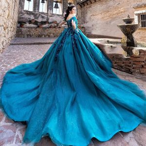 Svartgrön Blanka Quinceanera Klänningar Långärmad Balklänning Pärlapplikationer Spets Prinsessan Söt 16 Vestidos De 15 Anos