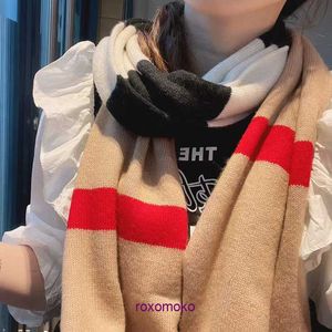 Designer Original Bur Home Winter scarves on sale British Plaid Cashmere Scarf Women's 100 Pure Warm Autumn and Shawl Fashionable Versatile INS