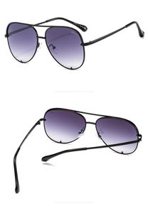 Quay Neue Herren-Sonnenbrille, Sonnenbrille, Herrenmode, Menschen, die polarisierte Metallrahmen-Sonnenbrille fährt