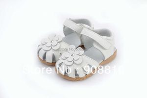 Sneakers 2019 NEWEINE LEATHY GIRLS Sandals في Summer Walker Shoes with Flowers Antislip Sole Kids Toddler Magazine Sandal 12.3-18.3HKD230701