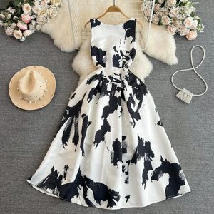 Fashionable Style Tank Top Long Dress High Grade Light Luxury Round Neck Waist Slim Sleeveless A-line Printing Large Swing Dress