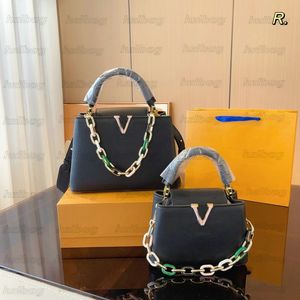 Womens Luxurys Designer Tote Capucines MM BB Mini Handväskor Taurillon Leather Multicolor Chain Top Handle Bag Gold-färg Metalliska kedjelänkar Purse