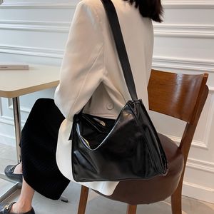 Borse shopper in pelle PU per donna Borsa a tracolla di lusso 2023 NUOVA borsa a tracolla da donna semplice da donna di design Borsa a tracolla da donna