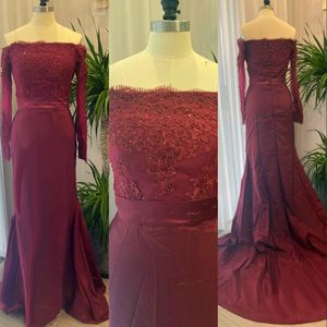 2023 Bridesmaids Dresses Real Image Off Shoulder Lace Appliques Crystal Beads Mermaid Floor Length Button Back Formal Maid Of Honors Wedding Guest Gowns