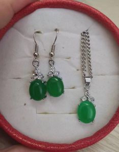 ellipsgrön malaysisk jade 925 silverhänge halsband örhängen set 2-delat smyckesset