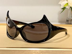 Okulary przeciwsłoneczne dla kobiet mężczyzn projektanci Bull Devil 0284 styl anty-ultrafioletowe Retro płyta pełna ramka okulary losowe pudełko 0284S