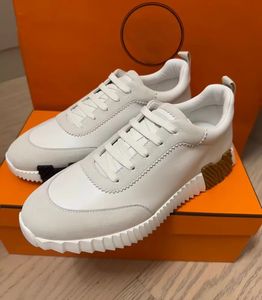 Lyxdesign 2023S/S Herr Studsande Sneaker Skor Kalvskinn Läder Mocka Löpare Sport Getskinn Lätt sula Low Top Trainers Chaussures de Espadrilles EU38-46 Med Box