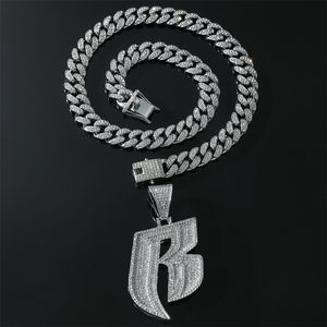 Colares com Pingente Hip Hop Iced Out Grande Colar com Pingente Letra R com Gargantilha de Corrente Longa para Homens Feminino Colares Fit Ruff Ryders Jóias 230703