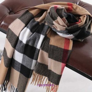 Designer Original Bur Home Winter scarves on sale Scarf Women 2023 New Checker Print Tassel Cashmere Fashion Warm Shawl Neck