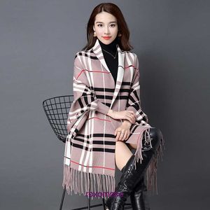 Top Original Bur Home Sciarpe invernali negozio online cappotto per donna autunno abbigliamento sciarpa scialle di lana doppio uso maniche a doppia faccia calda camicia a quadri in maglia mantello