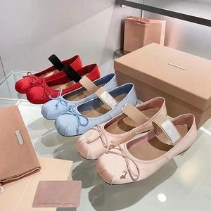 MIU 2023 New Ballet Shoes Women Satin Bow Comfort and Leisure Loafer Flat Dance Shoe Ladies Girl Girl Stretch Mary Jane Shoes 35-41