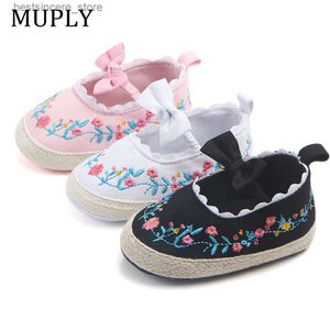 2023 Big Bow Toddler Shoes for Nevelborn Floral Embroidery Baby Sove Sole First Walker Anti-Slip Baby Girls Shoes Prewalker
