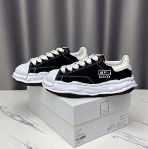 Ogogtop qualidade sapatos casuais maison mihara yasuhiro homens mulheres lona preto branco sola tênis toe boné mmy designer de luxo couro ao ar livre corredores 35-44