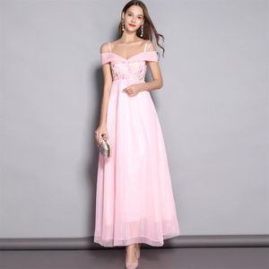 الأشرطة السباغيتي للسيدات مثيرة قبالة الكتف التطريز المسائي Prom Elegant Long Runway Dresses266r