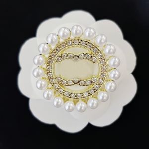 Com carimbo, broche de designer de luxo, moda, pérola, masculino, banhado a ouro 18 quilates, feminino, marca, pingente, broche, suéter, broche, terno, joias, roupas