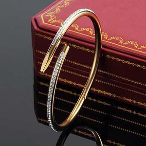 Toppkvalitet nagel kvinnlig kärlek Bangle nagel armband titanium guld sier pläterade armband damer designer smycken armband gåva för män