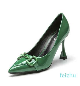 Sonbahar Kadın Yüksek Topuklu Kadın Stiletto Saçımlı Fransız Retro Pompaları Patent Deri At Bitlik Tek Ayakkabısı Mesleği İş Ayakkabıları