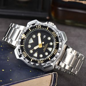 2323 New Three Needle Luxury Men 's Watch Quartz Watch 고품질 최고 브랜드 디자이너 시계 고무 밴드 남자 패션 액세서리 축제 선물