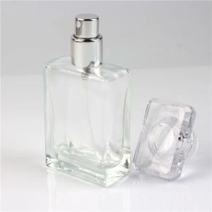 Klara svarta bärbara glasparfymsprayflaskor Tomma kosmetiska behållare med spridare för resenärer 50 ml