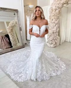 Elegancka Suknie ślubne syreny na ramionach Tiul Lace Applique Beach Bride Sukienka Kaplica Pociąg Boho Coulrty Suknia ślubna BC5088