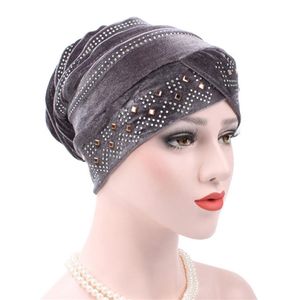 PCS Kobieta Hijabs Velvet Big Rhinestone Turban Head Cap Hat Beanie Ladies Hair Akcesoria muzułmańskie szalik Ethic Clothing292b