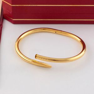 Lyxiga herrarmband Klassiskt nagelarmband guldsmycken kvinna Armband 18K roséguld diamant silver Modemanschett armband smycken bröllopsfödelsedagspresent partihandel