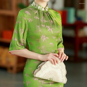 Вышивка этнической одежды Slim Cheongsam Green Print Print Flower Mandarin воротнич