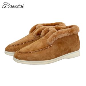 Sandali stivali da neve in pelle scamosciata Donne da neve inverno scarpe alte piatti in lana pelliccia stivali corti per donna