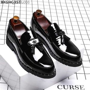 Dress Shoes Dress Shoes White Mens Fashion Patent Leather for Men Tassel Black Loafers Luxury Office Chaussure Homme Z230706