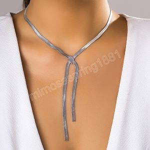 Creative Simple Platt Blade Snake Chain Halsband för kvinnor Krage Sexig Bröst Nyckelben Länk Mode Smycken Tillbehör