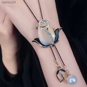 Versatile Sweater Chain Temperament Opal Tulip Decoration Long Necklace Women's Autumn Winter Clothes Pendant Accessories L230704