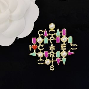 Colorful adhesive pearls Pins Designer Brooches for Womens Brand Copy With Stamp Clothing Accessory Copper Alloy Jewelry Fashion Silver Plated Mens Double Letter