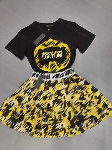 23er-Jahre-Rock-Set für Damen, Designer-Kleidung, Rundhals-Baumwolle, mit Buchstaben-Logo, bedrucktes, kurzärmliges T-Shirt, Buchstaben-Gurtband, Faltenrock-Sets, Damenbekleidung, A1