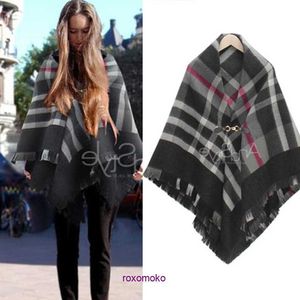 Top Original Bur Home Winter scarves online shop 2023 South Korea East Gate Autumn Button Style Fashion and Atmosphere British Plaid Large Cape