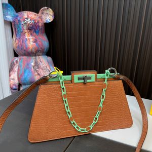 Cadeias Bolsas Bolsa de marca de marca Crossbody Totes 2023 Bolsas de luxo Moda Ombro Bolsa de alta qualidade Bolsa feminina Carteira de telefone Carteira de couro simples