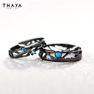 С боковыми камнями Thaya Real S925 Серебряная пара колец Оригинальный дизайн для женщин Men Men Resizable Symbol Свадебные обручальные украшения 230704