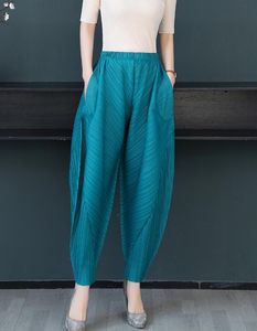 Luxury and fashion New ISSEY pleated three house heterotypic pants wide leg closing Bloomers casual pants
