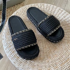 Klackskor för damer Sandaler Designer Slip On Tofflor med kedja Mules Classi Rosa Svart Vit Slides Outdoor Fritid Shoe23ss Dam Slingbacks Klänning Skor