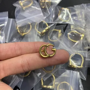 デザイナーブランドのジュエリーリングレディースゴールドシルバーメッキ銅指調節可能なリング女性の愛のチャームウェディング用品高級アクセサリー GR-054