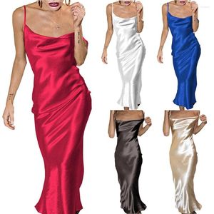 Casual Kleider Koreanische Feste Farbe Kleid Frauen Straße Sexy Strap Backless Seide Fischschwanz One-step Party Lange