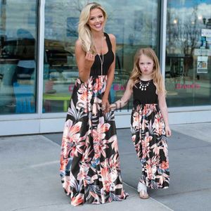 Vestidos casuais nova família combinando vestido maxi tanque verão mãe e eu filha retalhos florais vestidos longos para mulheres roupas de bebê menina j230705