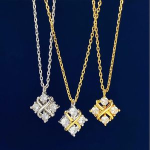 Nuovo design Lussuoso zircone intarsiato con diamanti pieni Collana da donna Bracciale in oro e argento intrecciato con lettera X Set di gioielli firmati T03