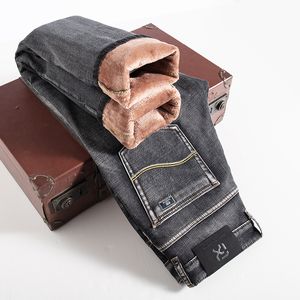 Zimowe męskie ciemnoszare polarowe grube dżinsy w stylu klasycznym Business Casual Cotton Stretch Denim Ciepłe spodnie męskie marki