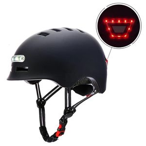 Caschi da ciclismo Lampada Ciclismo Fanale posteriore intelligente Bici Casco per adulti Bicicletta elettrica MTB Scooter da strada Per lo sport Casco urbano Uomo Donna 230704